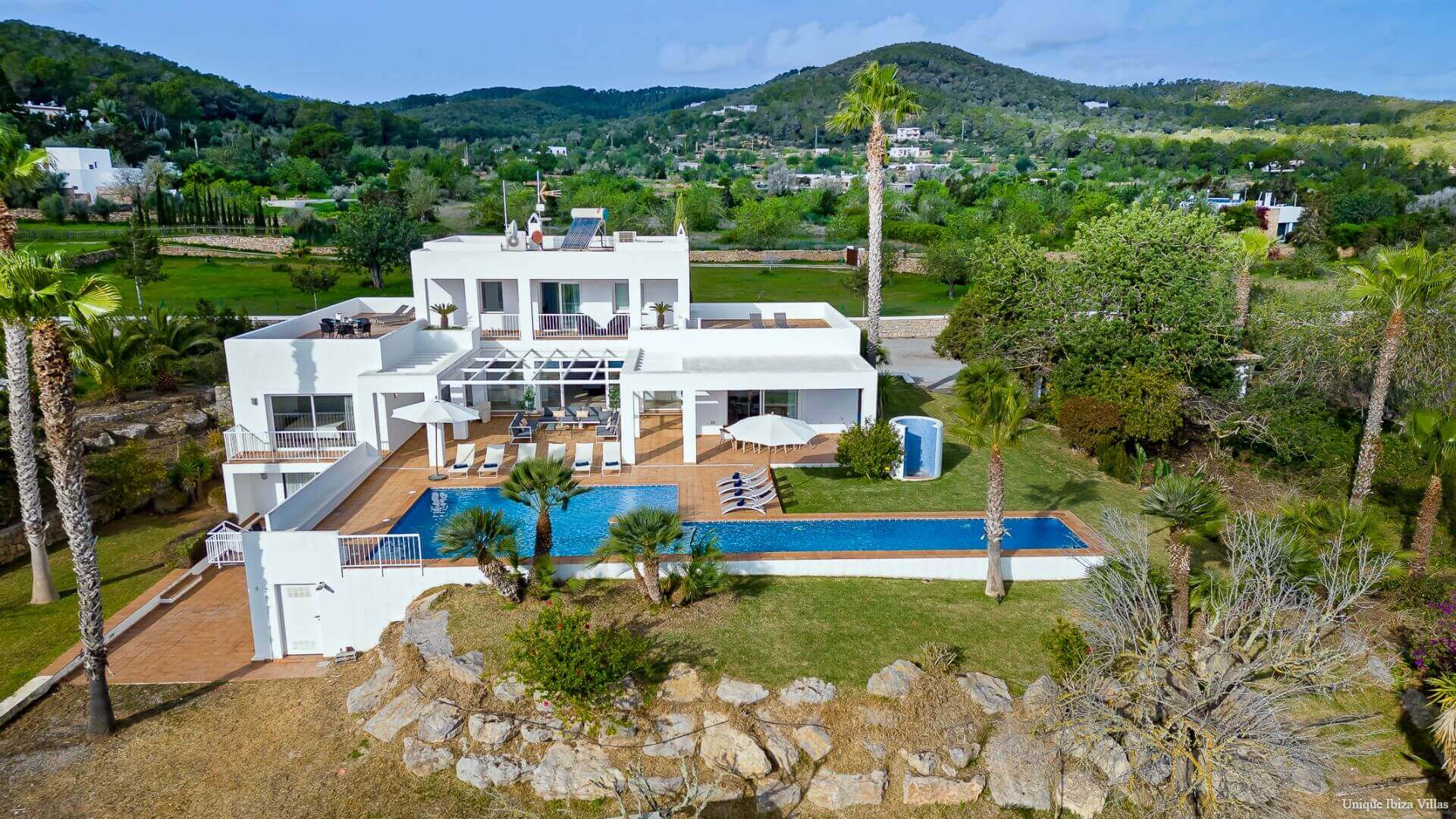 VILLA STYLE - 5 Bedrooms - San Rafael/Amnesia/UNVRS (Rural)