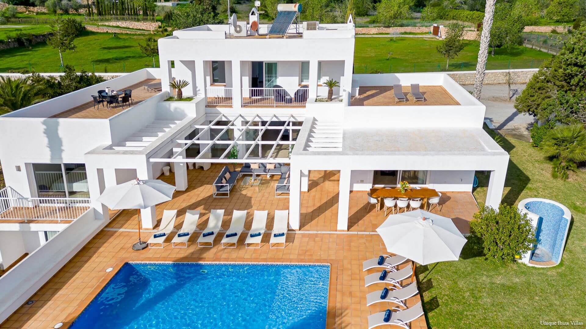 VILLA STYLE - 5 Bedrooms - San Rafael/Amnesia/UNVRS (Rural)