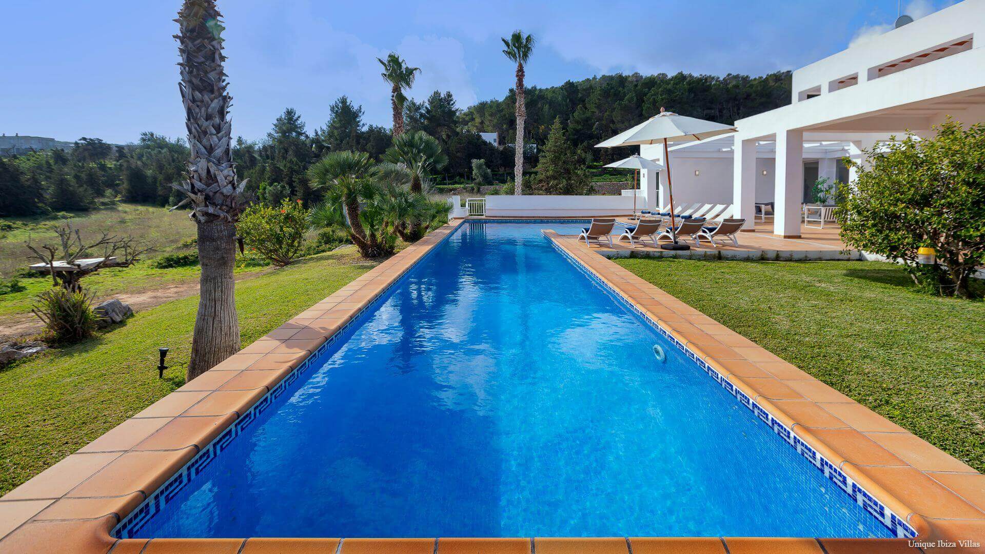 VILLA STYLE - 5 Bedrooms - San Rafael/Amnesia/UNVRS (Rural)