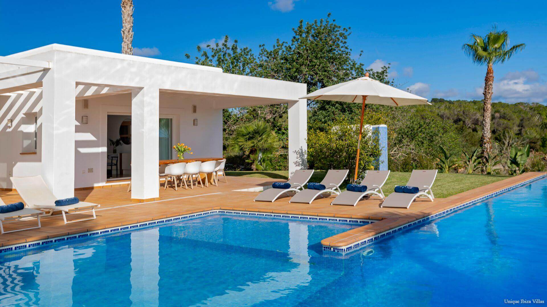 VILLA STYLE - 5 Bedrooms - San Rafael/Amnesia/UNVRS (Rural)