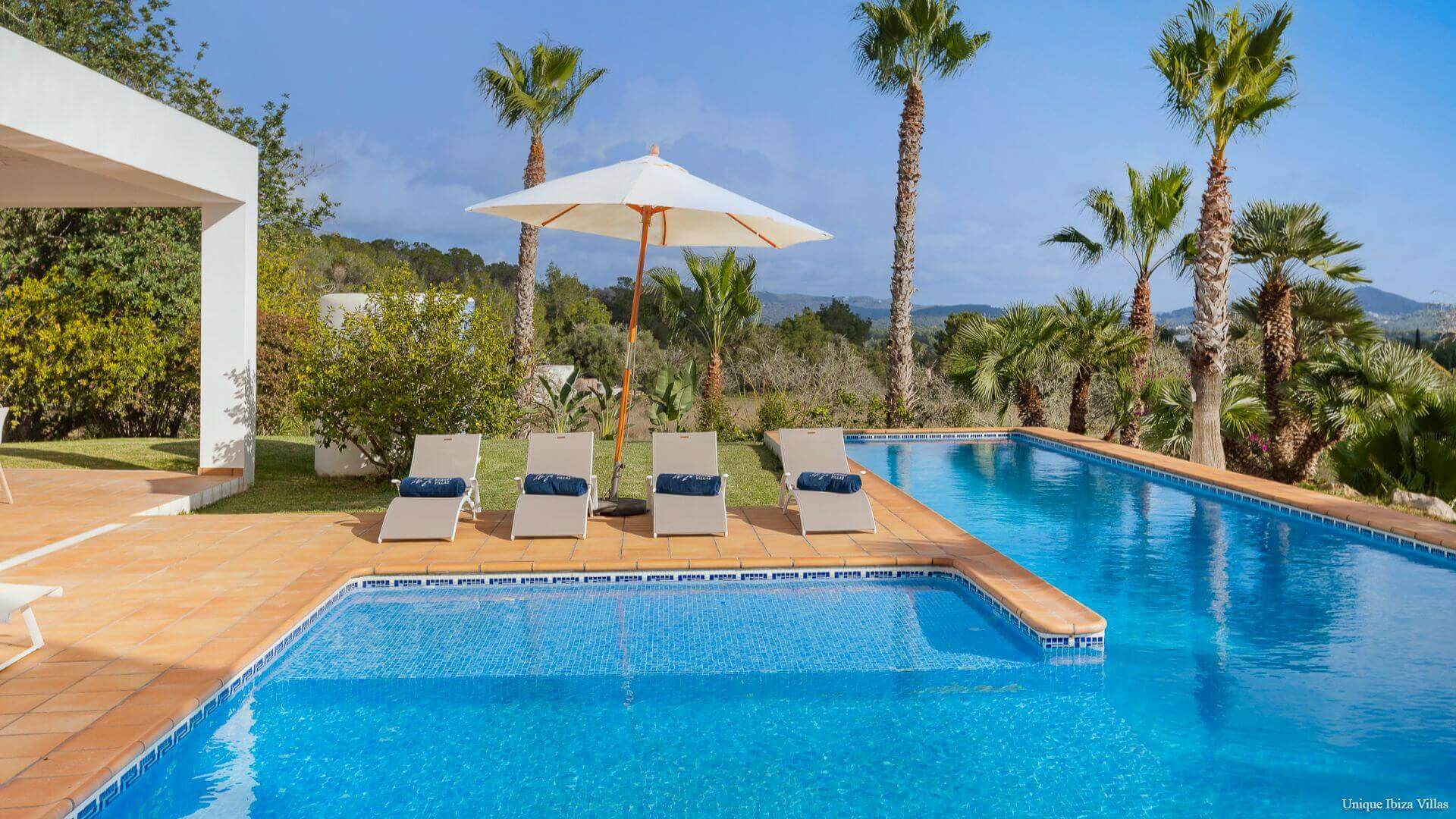 VILLA STYLE - 5 Bedrooms - San Rafael/Amnesia/UNVRS (Rural)