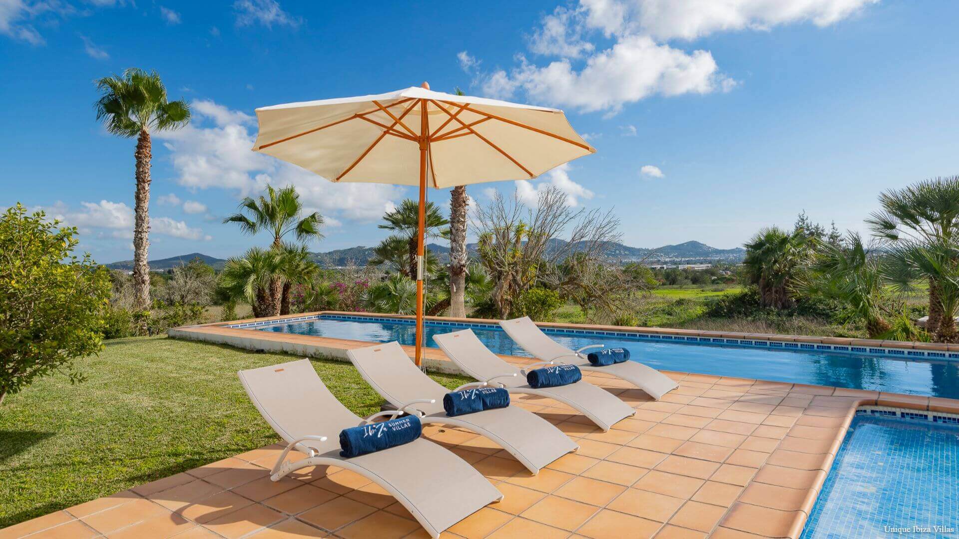 VILLA STYLE - 5 Bedrooms - San Rafael/Amnesia/UNVRS (Rural)