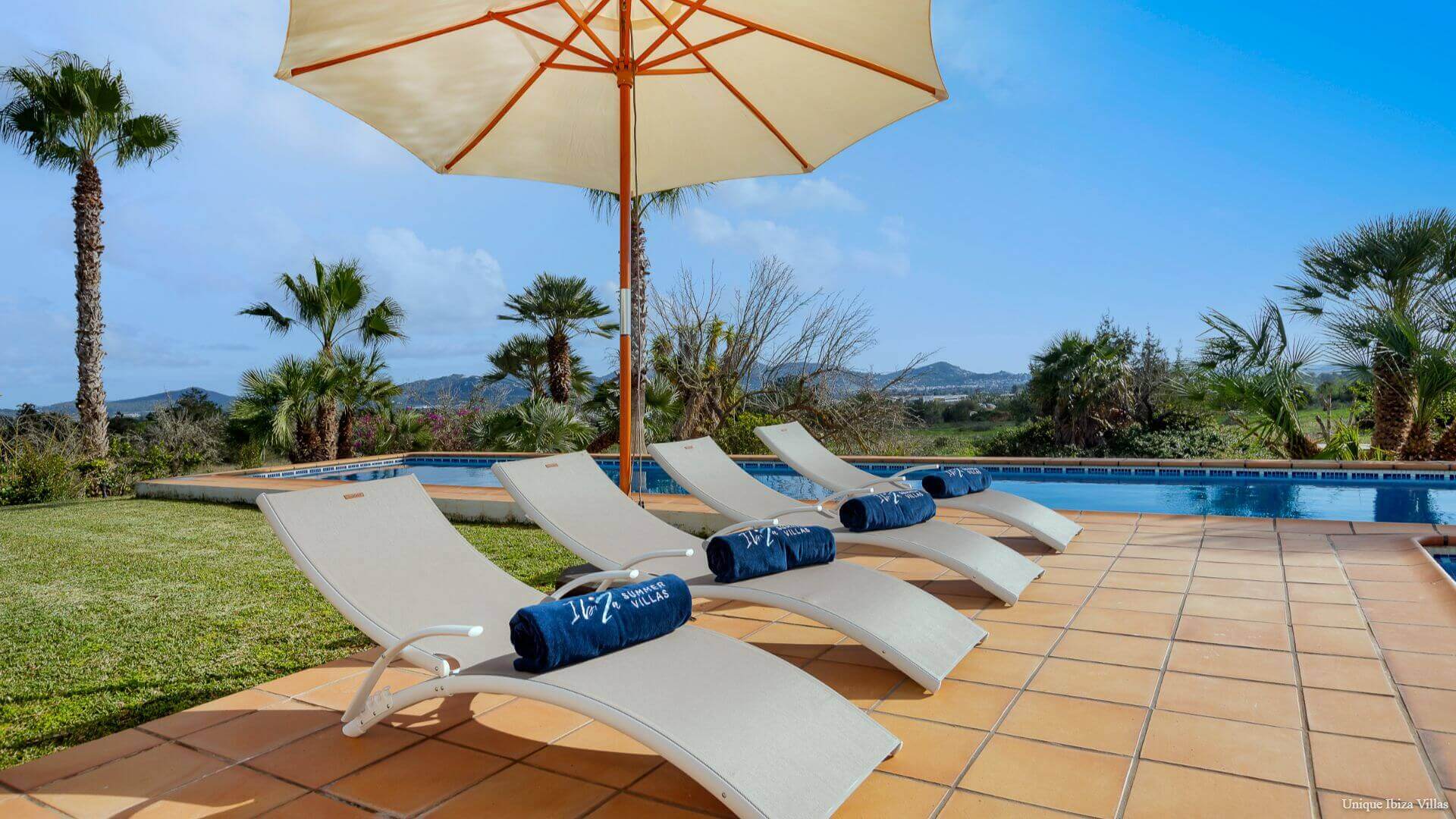 VILLA STYLE - 5 Bedrooms - San Rafael/Amnesia/UNVRS (Rural)
