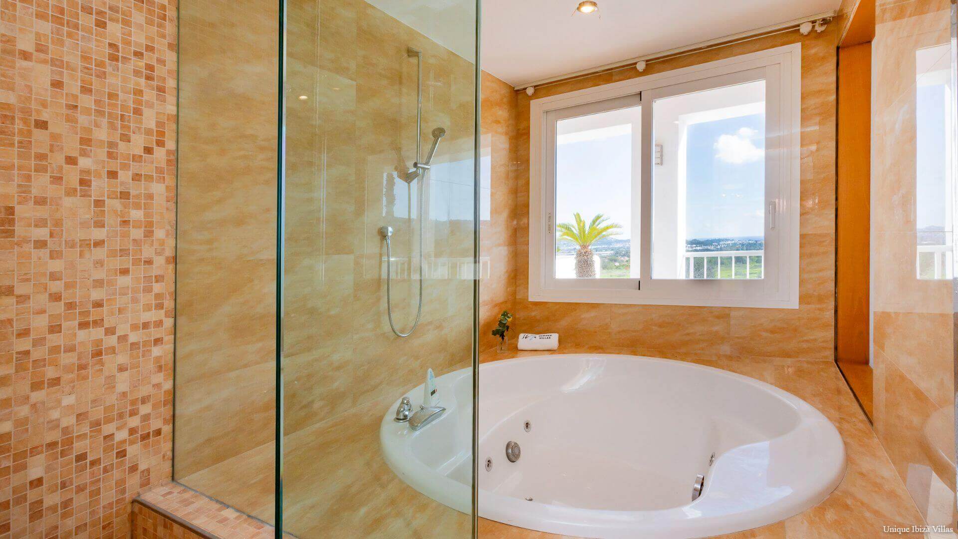 VILLA STYLE - 5 Bedrooms - San Rafael/Amnesia/UNVRS (Rural)