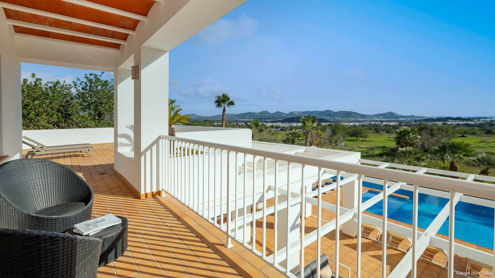 VILLA STYLE - 5 Bedrooms - San Rafael/Amnesia/UNVRS (Rural)