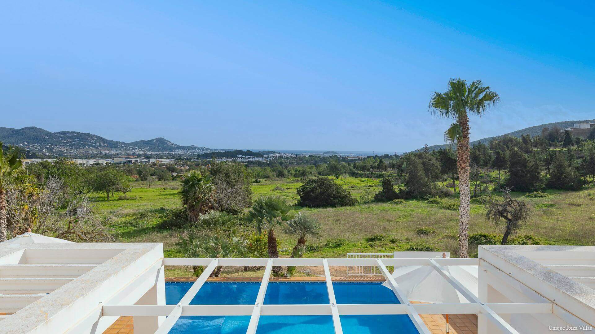 VILLA STYLE - 5 Bedrooms - San Rafael/Amnesia/UNVRS (Rural)