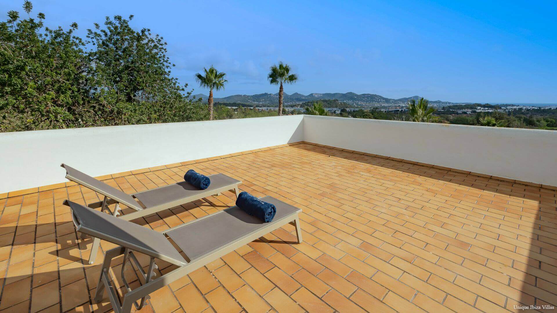 VILLA STYLE - 5 Bedrooms - San Rafael/Amnesia/UNVRS (Rural)