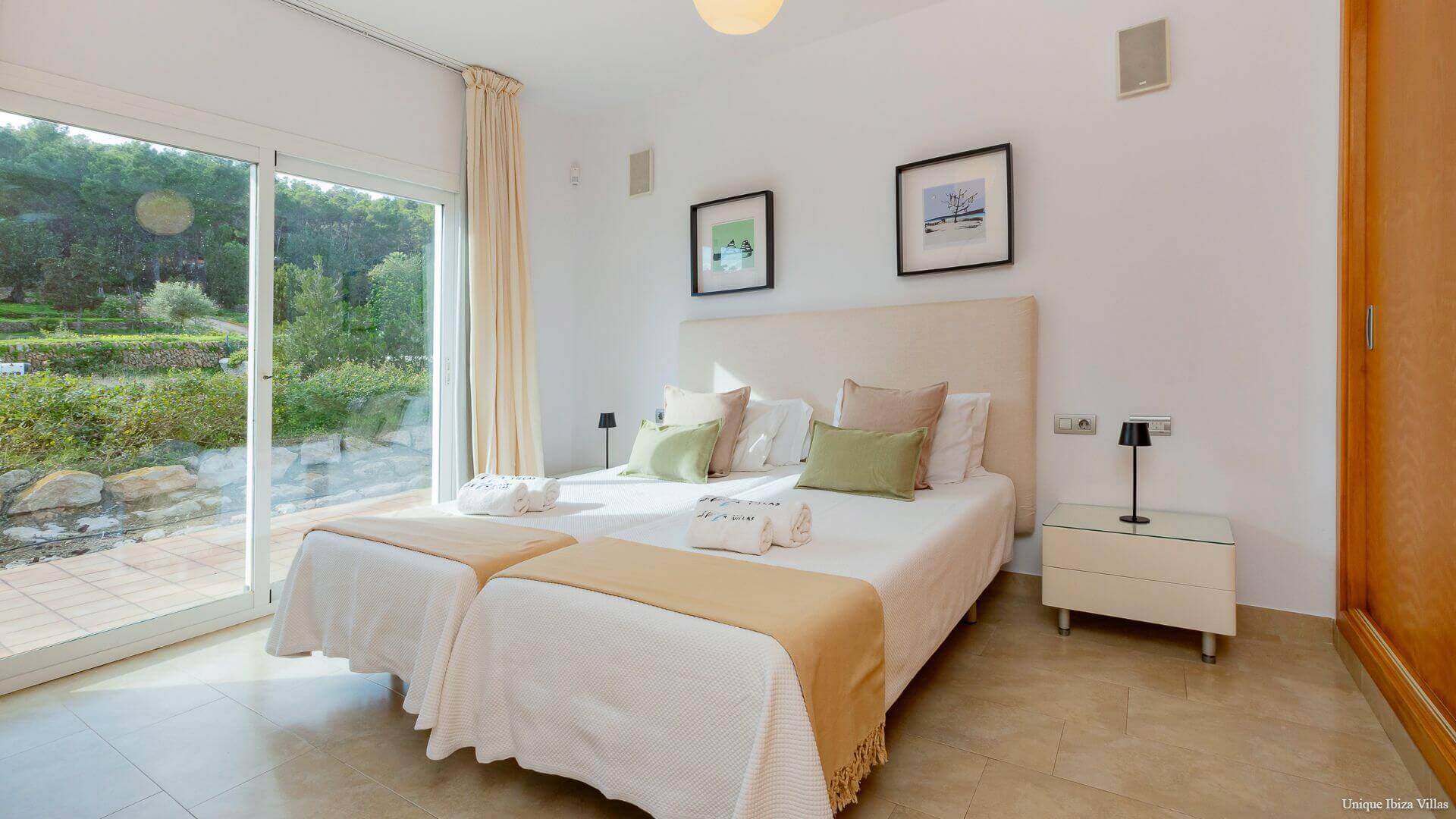 VILLA STYLE - 5 Bedrooms - San Rafael/Amnesia/UNVRS (Rural)