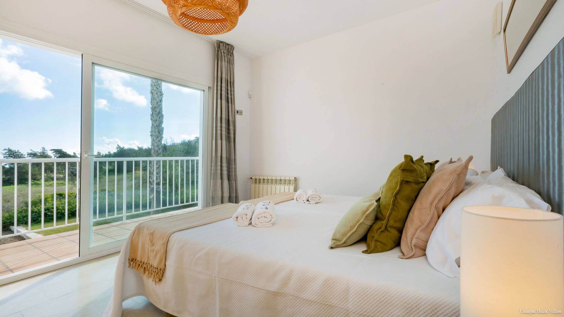 VILLA STYLE - 5 Bedrooms - San Rafael/Amnesia/UNVRS (Rural)