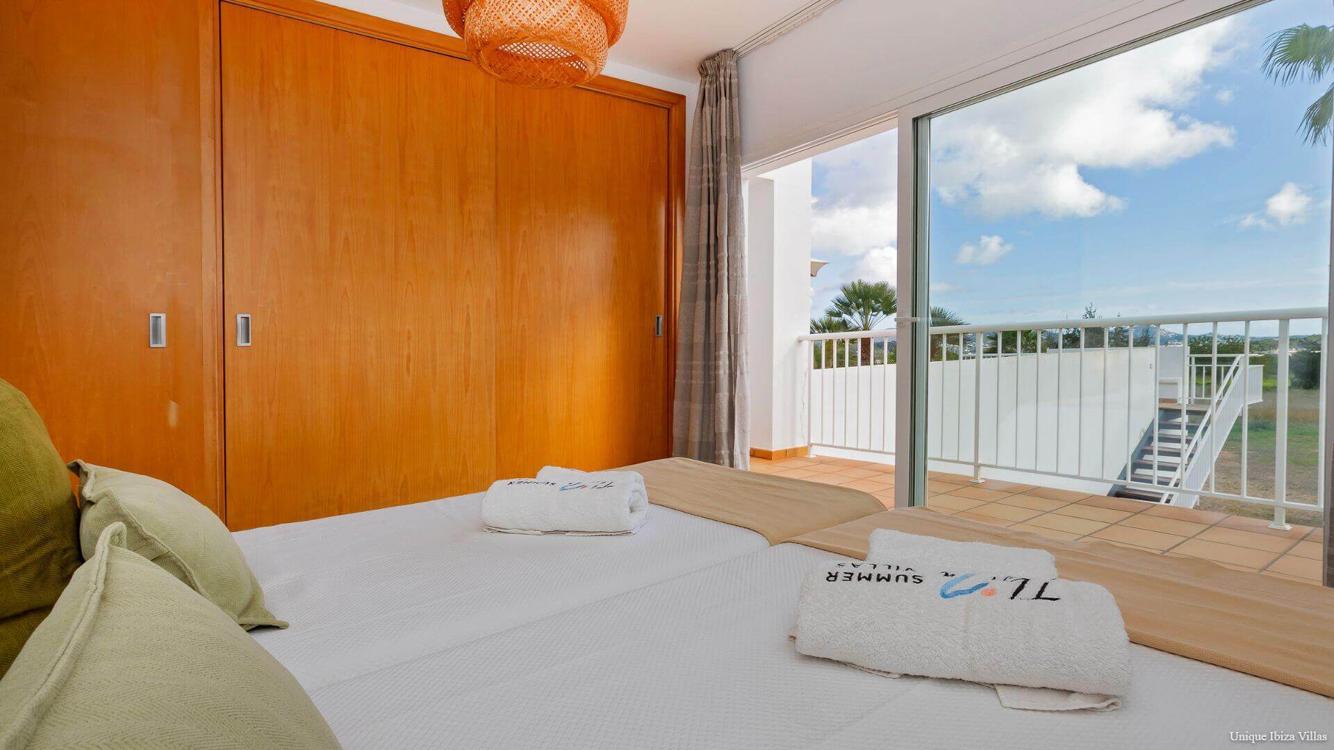VILLA STYLE - 5 Bedrooms - San Rafael/Amnesia/UNVRS (Rural)