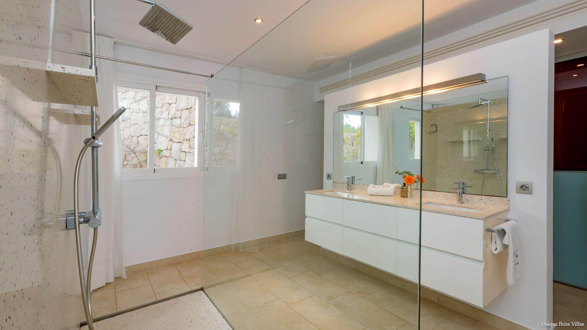 VILLA STYLE - 5 Bedrooms - San Rafael/Amnesia/UNVRS (Rural)