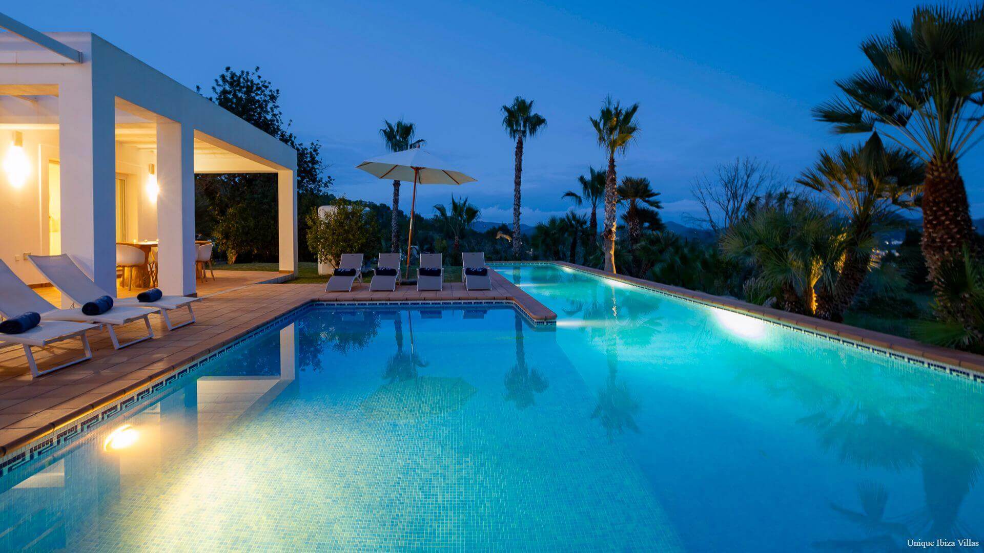 VILLA STYLE - 5 Bedrooms - San Rafael/Amnesia/UNVRS (Rural)