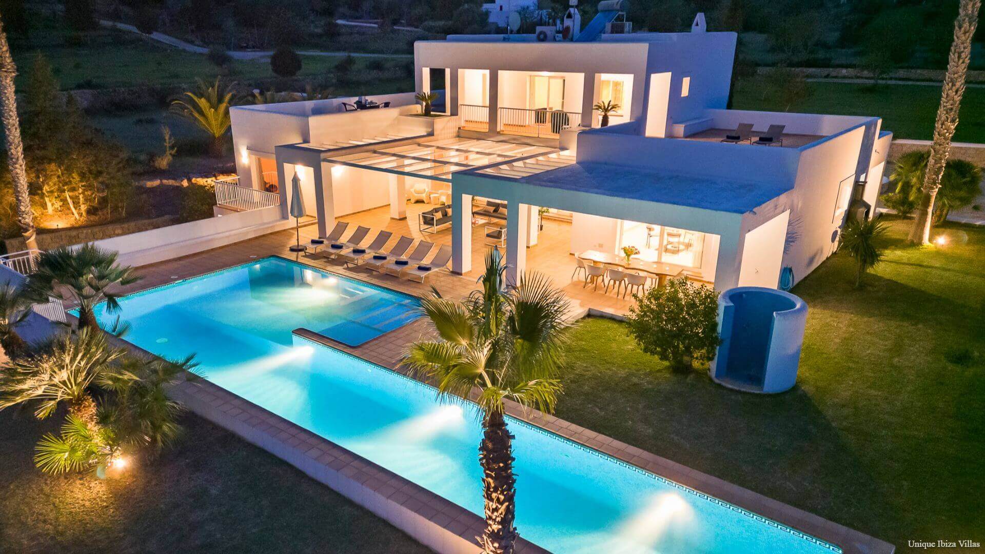 VILLA STYLE - 5 Bedrooms - San Rafael/Amnesia/UNVRS (Rural)