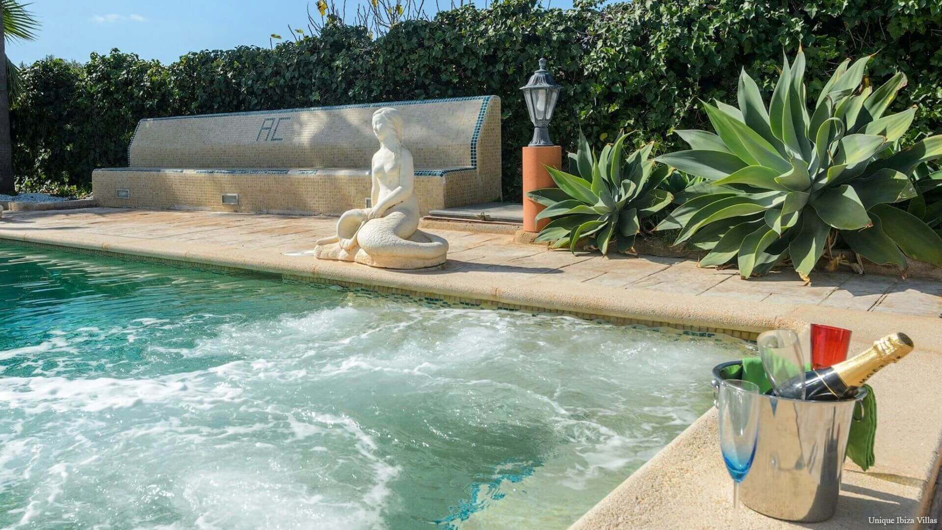 - VILLA D'ANGELO