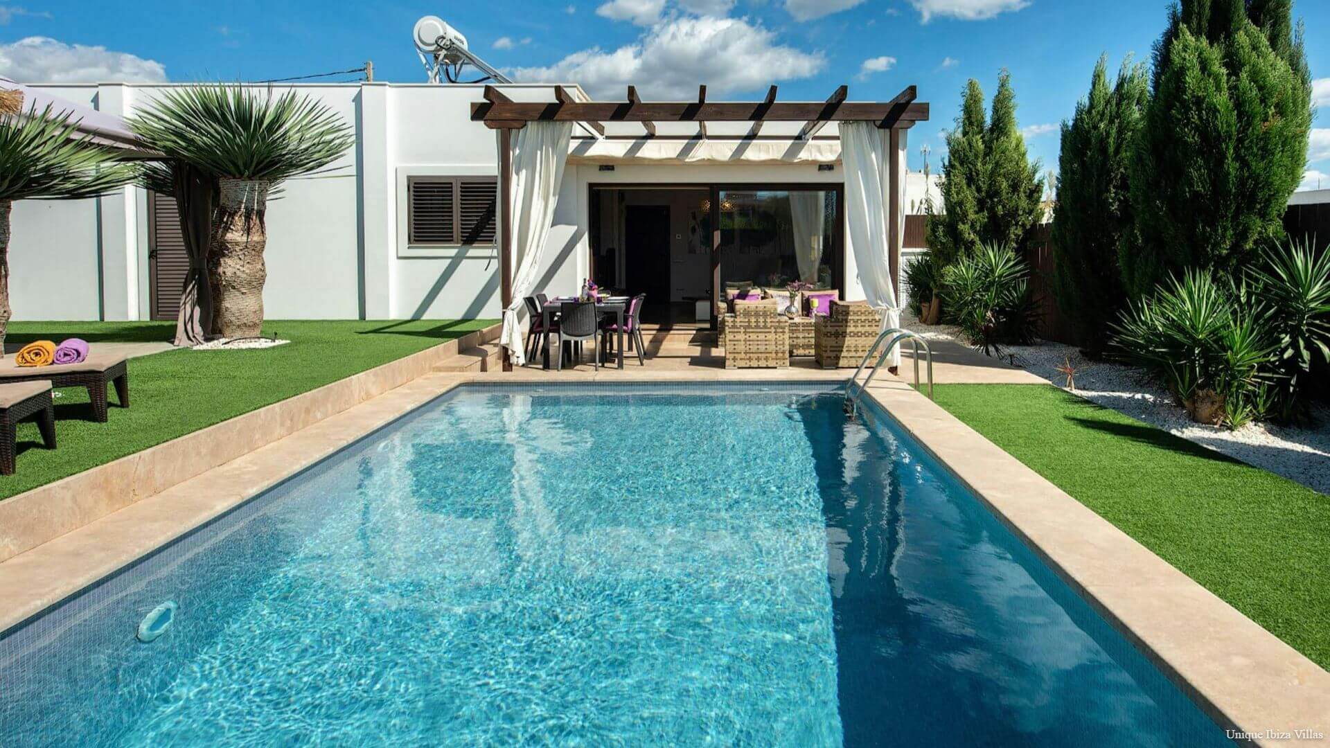 VILLA TAVARIS