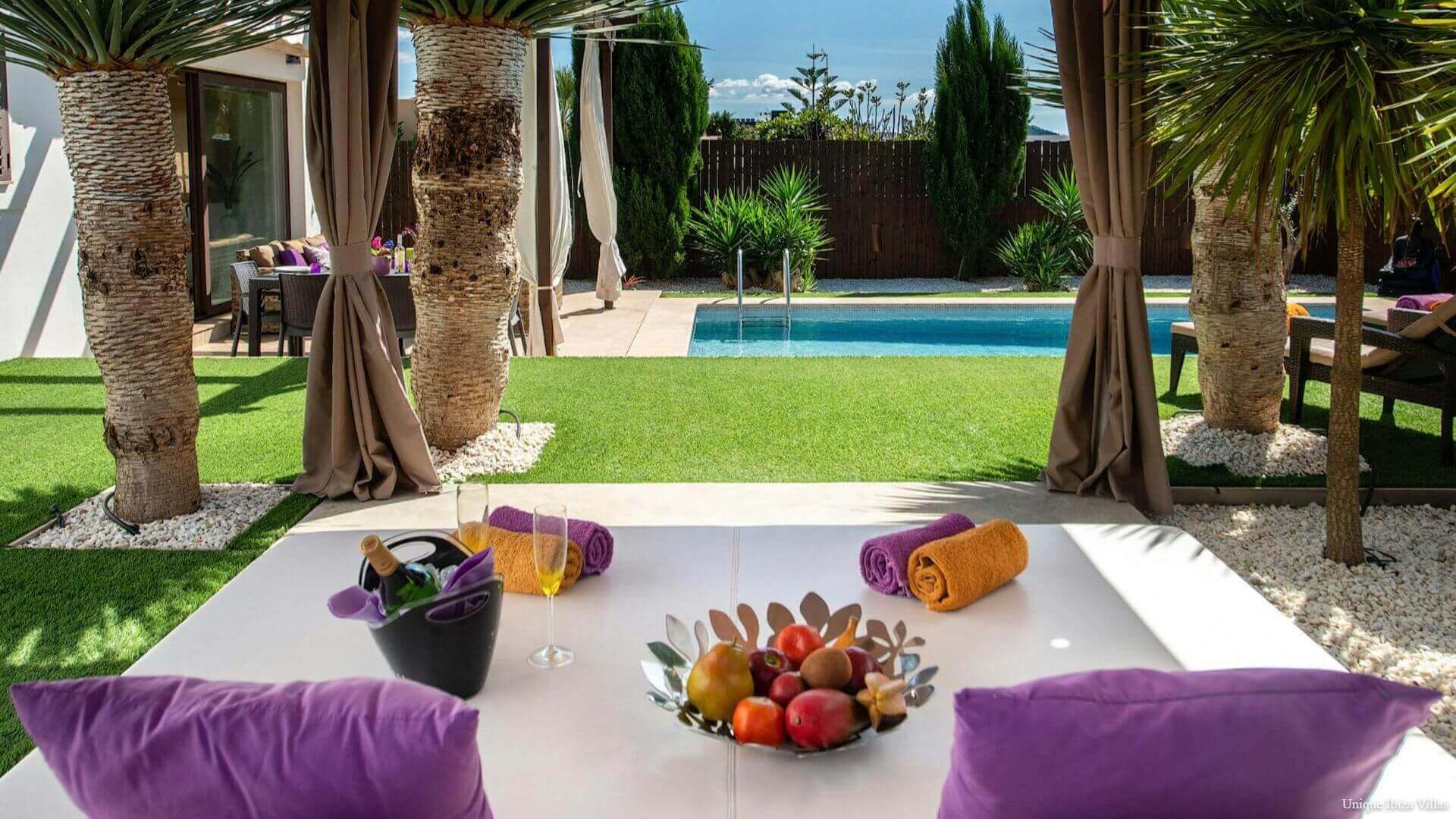 VILLA TAVARIS
