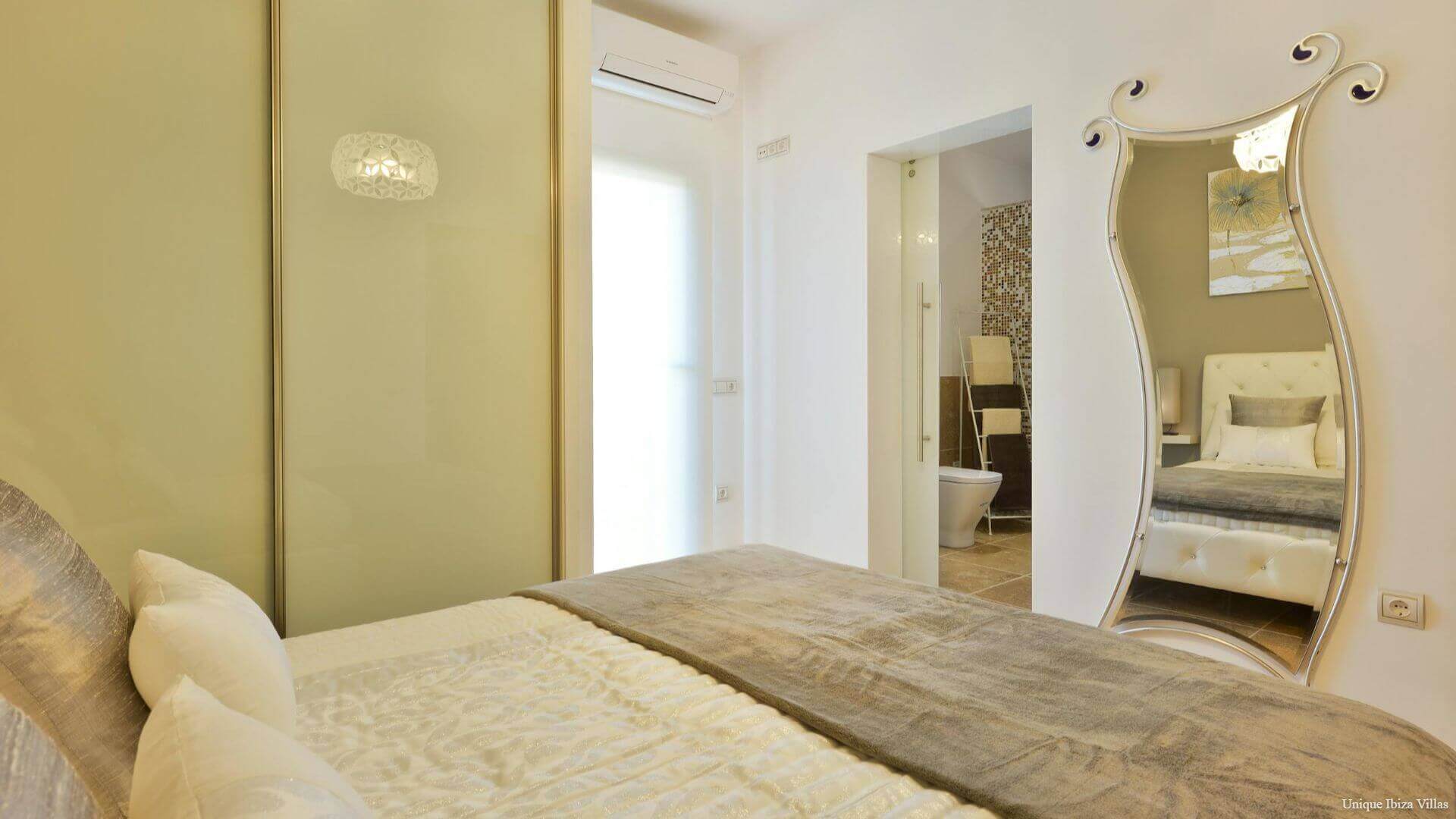 VILLA TAVARIS