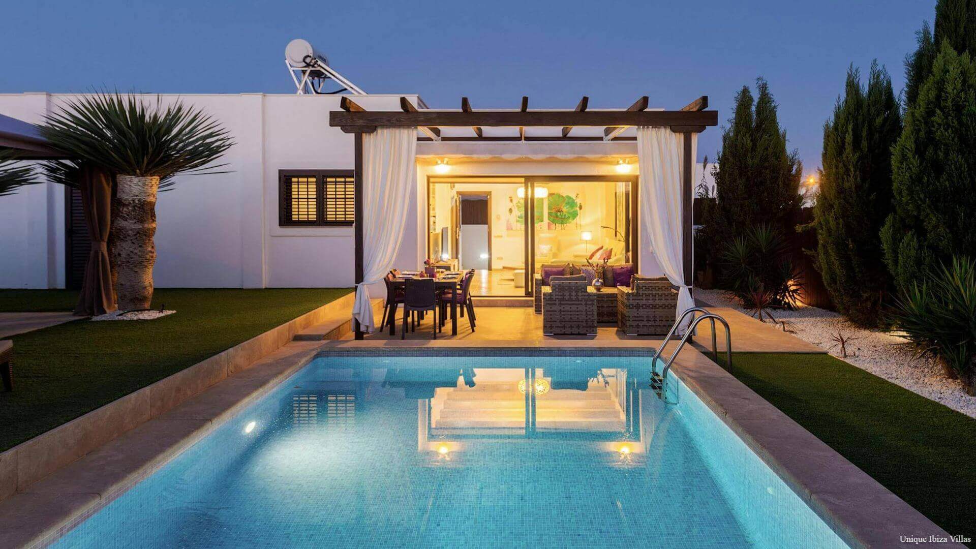 VILLA TAVARIS
