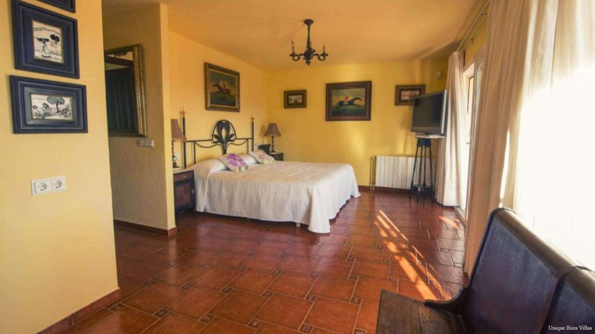 VILLA LUCIA - 4 Bedrooms - Es Torrent Near Cala Jondal/Porroig/ Es Cubells
