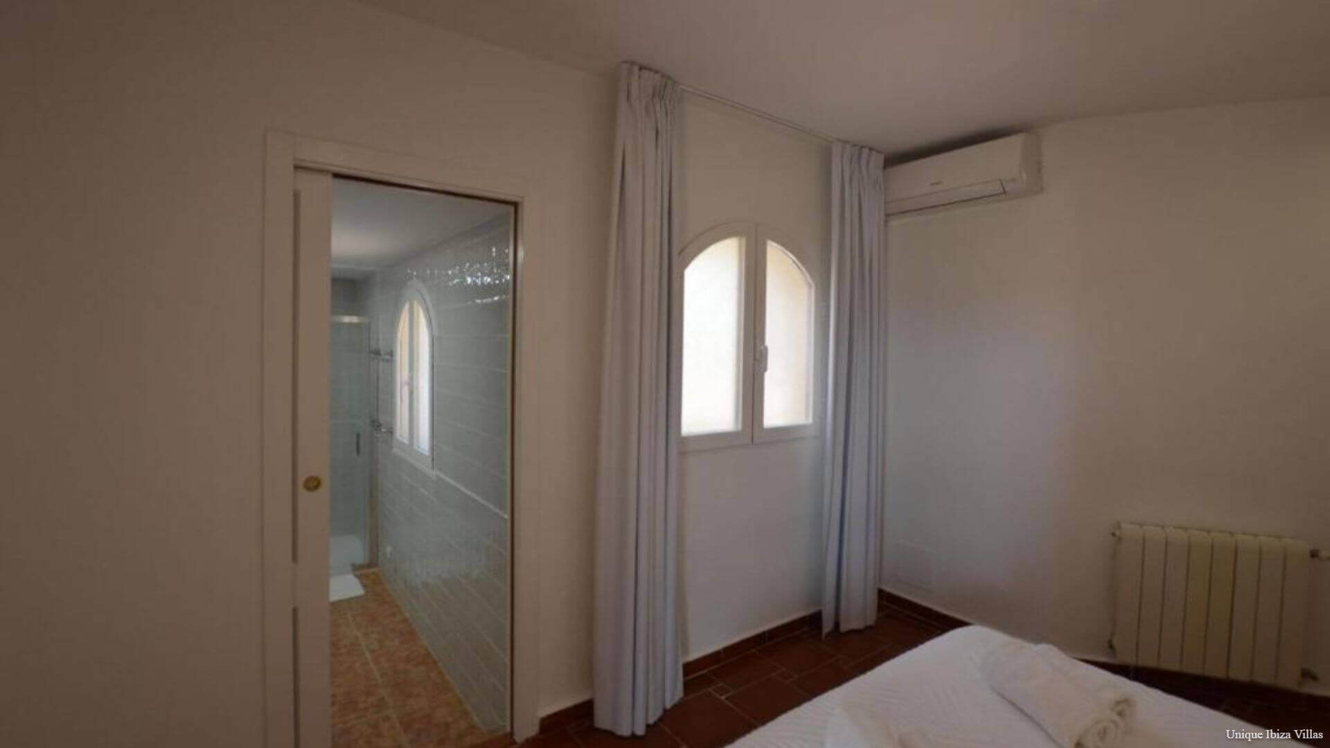 VILLA LUCIA - 4 Bedrooms - Es Torrent Near Cala Jondal/Porroig/ Es Cubells