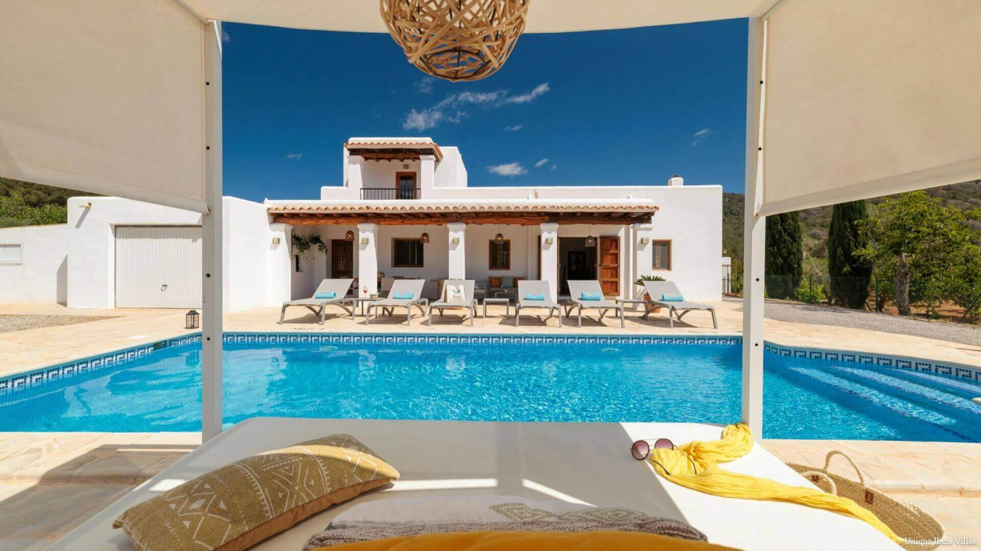 VILLA SA TARONGERADA - 3 Bedrooms - Cala Llonga (Walk To Beach)