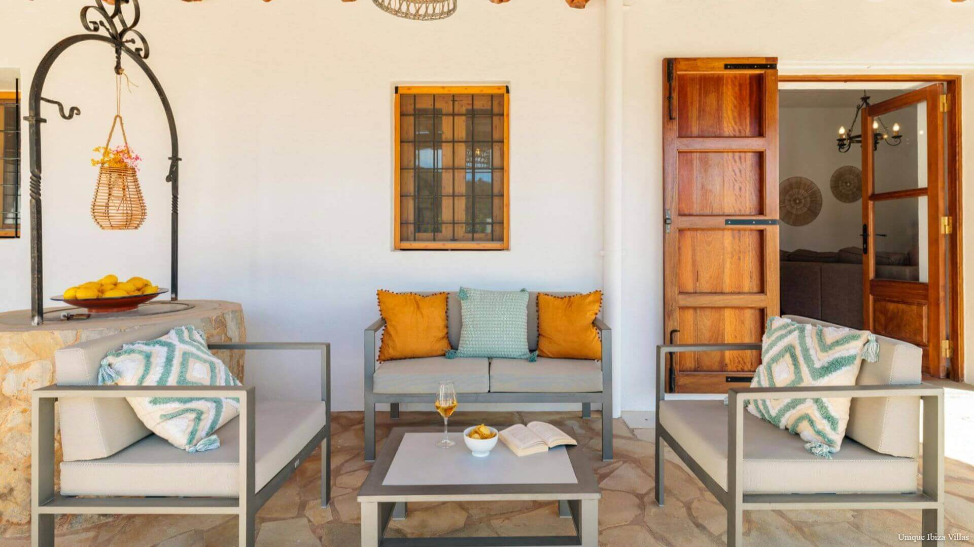 VILLA SA TARONGERADA - 3 Bedrooms - Cala Llonga (Walk To Beach)