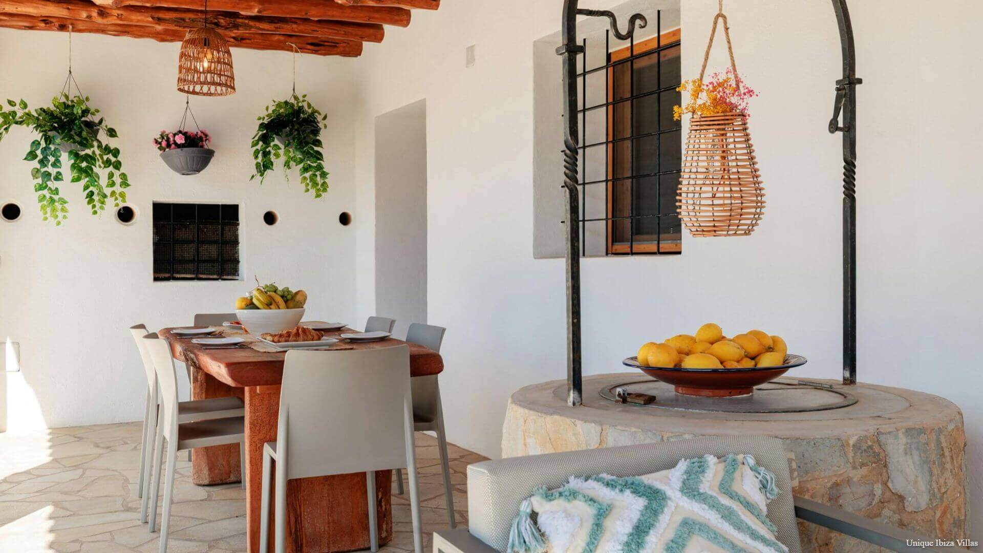 VILLA SA TARONGERADA - 3 Bedrooms - Cala Llonga (Walk To Beach)