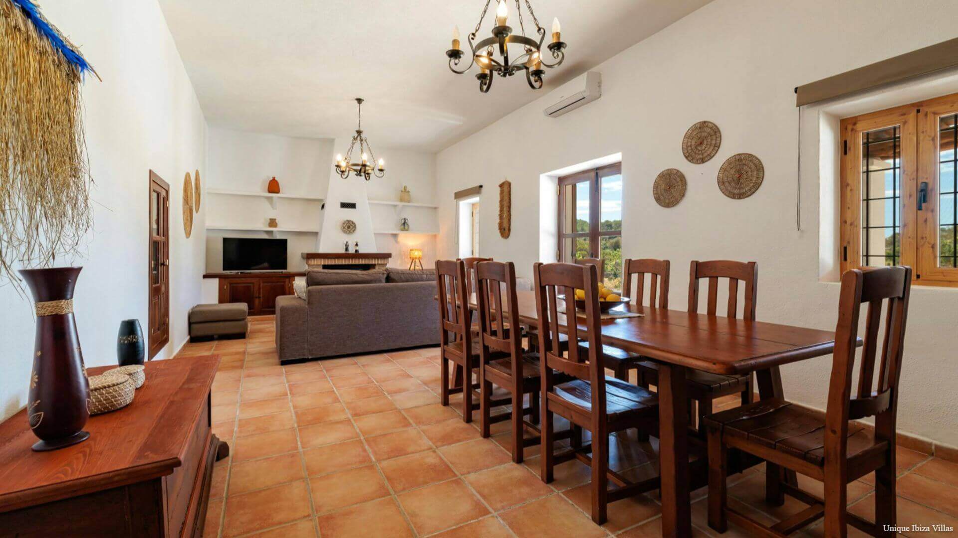 VILLA SA TARONGERADA - 3 Bedrooms - Cala Llonga (Walk To Beach)