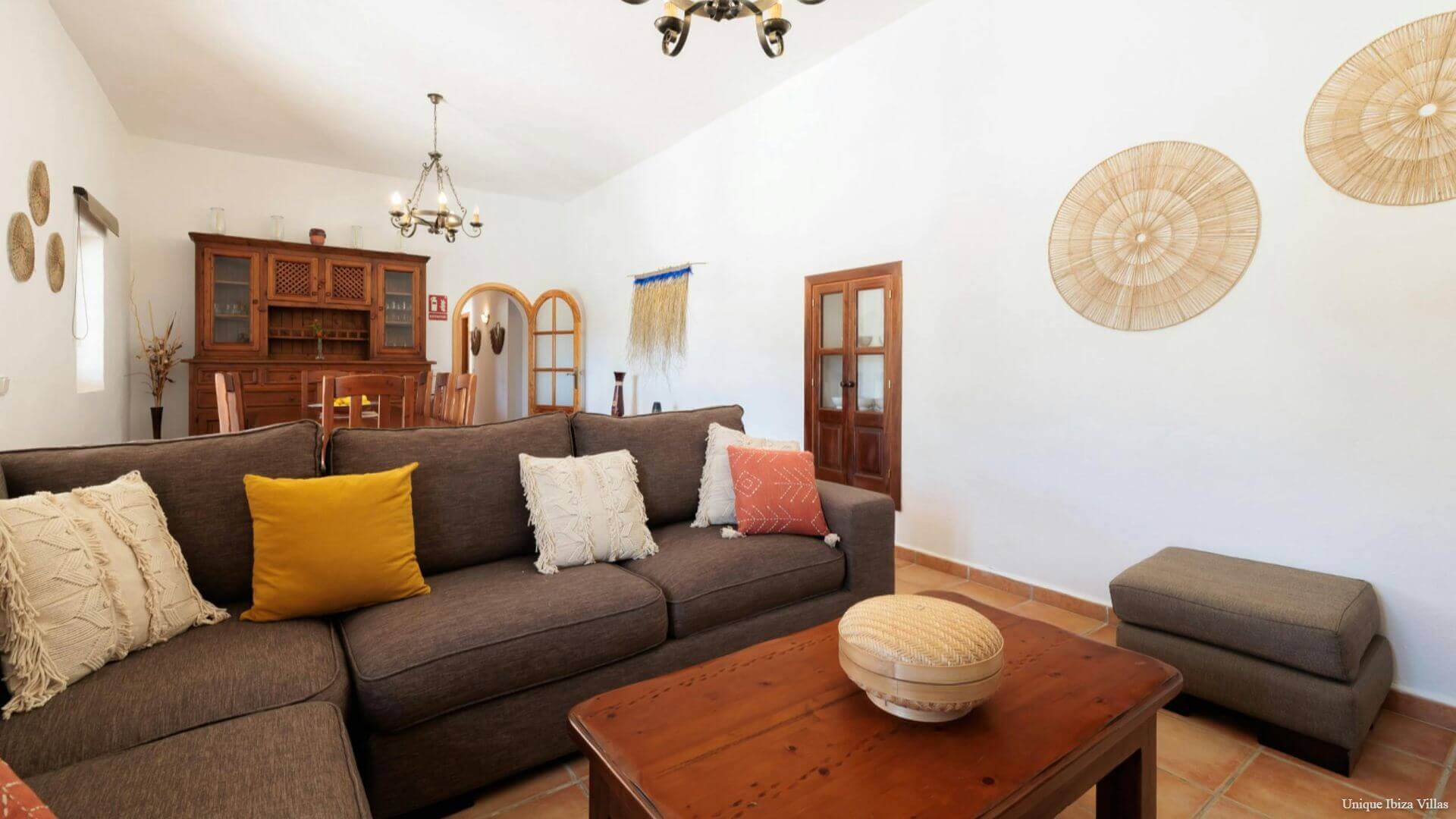 VILLA SA TARONGERADA - 3 Bedrooms - Cala Llonga (Walk To Beach)