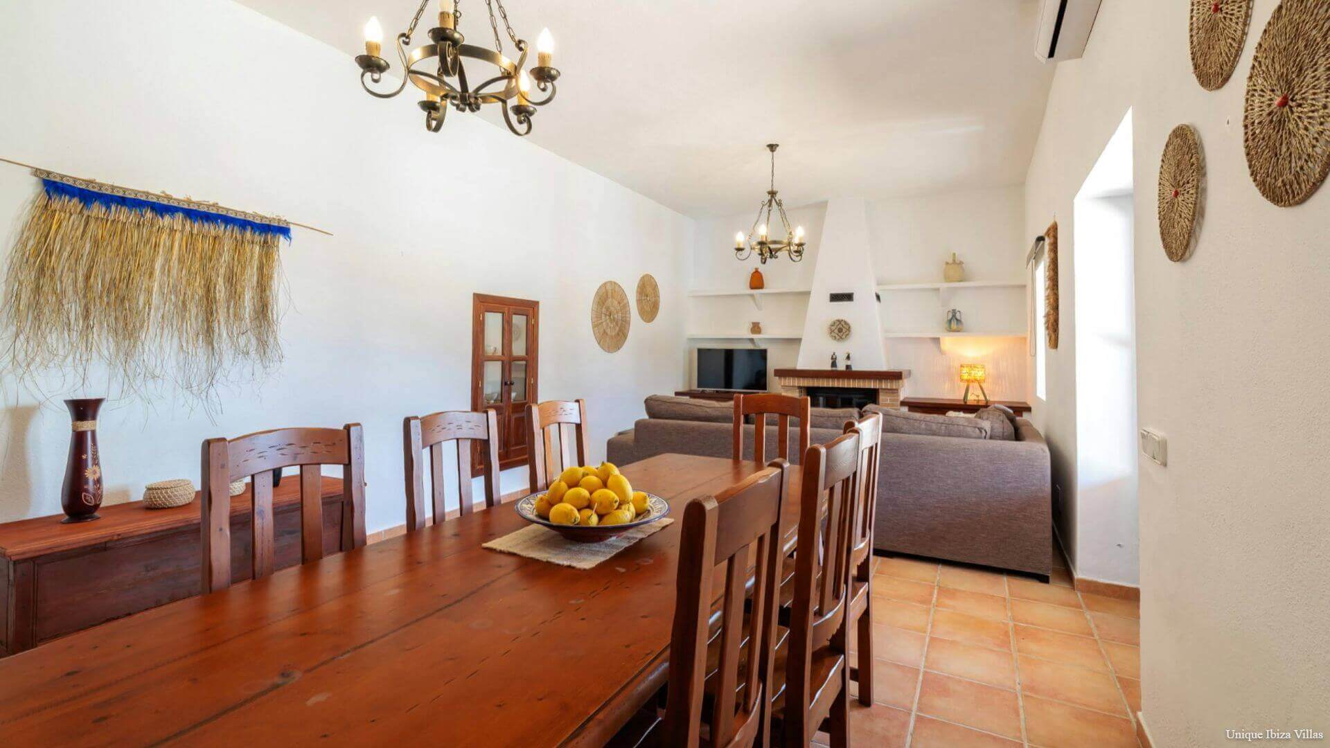 VILLA SA TARONGERADA - 3 Bedrooms - Cala Llonga (Walk To Beach)