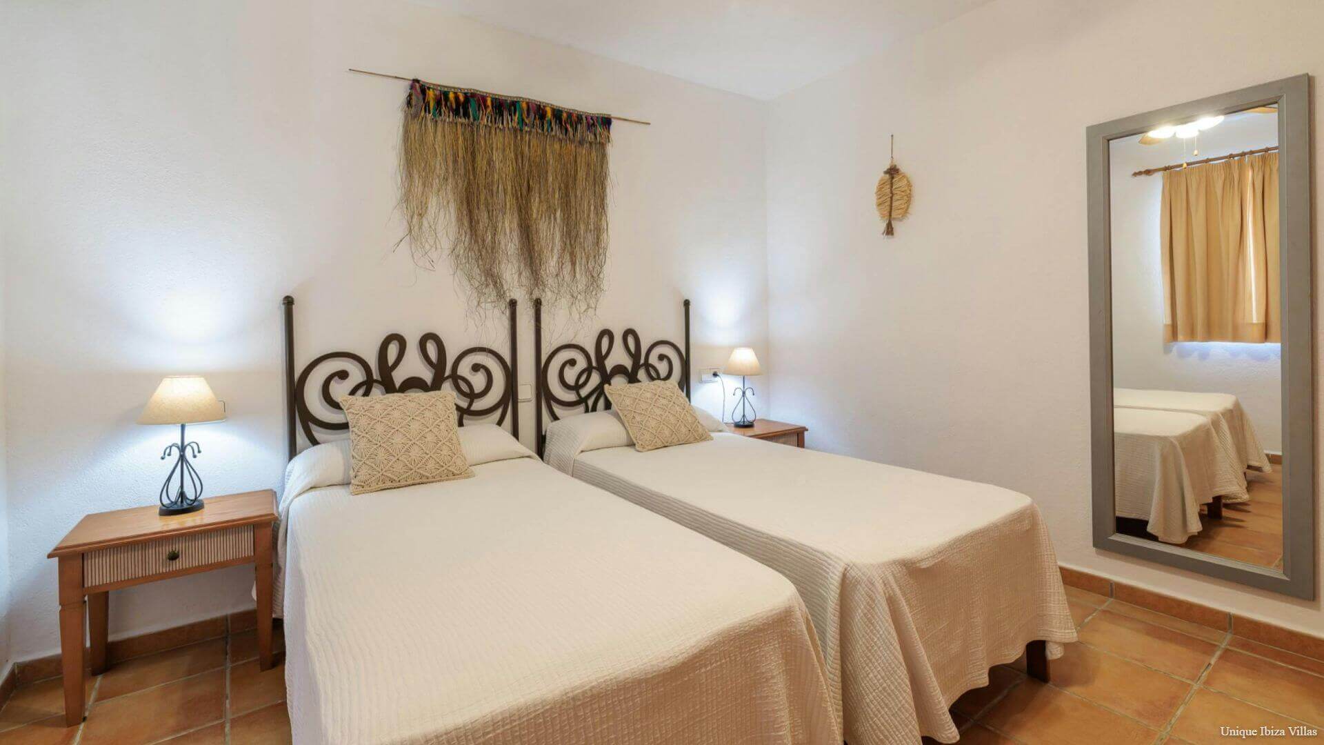 VILLA SA TARONGERADA - 3 Bedrooms - Cala Llonga (Walk To Beach)