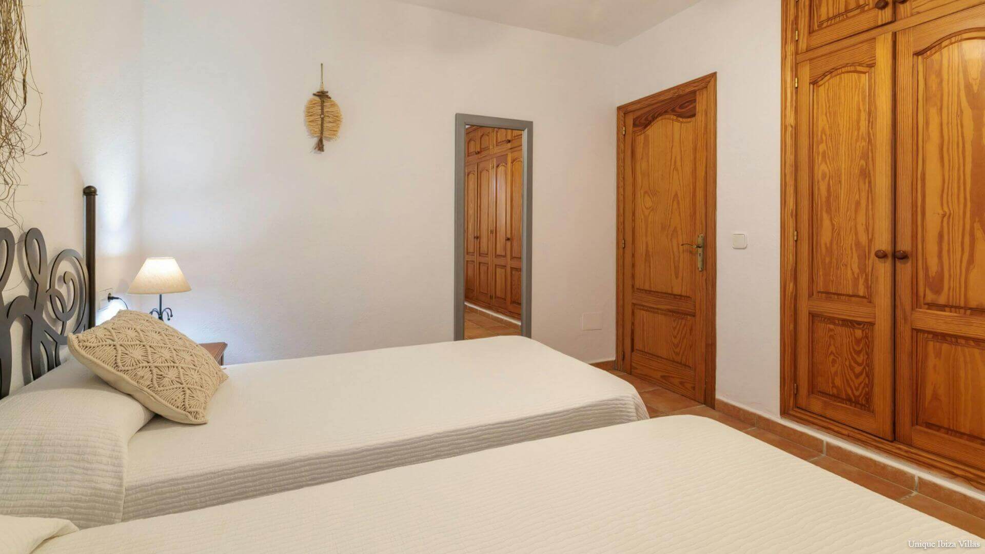 VILLA SA TARONGERADA - 3 Bedrooms - Cala Llonga (Walk To Beach)