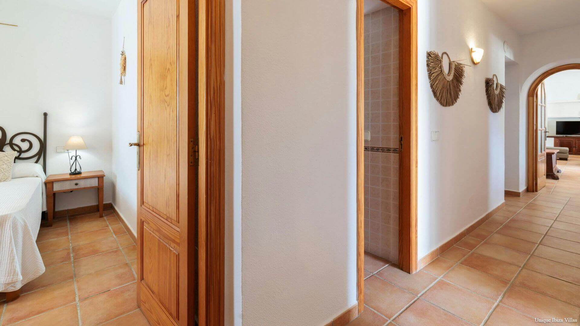 VILLA SA TARONGERADA - 3 Bedrooms - Cala Llonga (Walk To Beach)