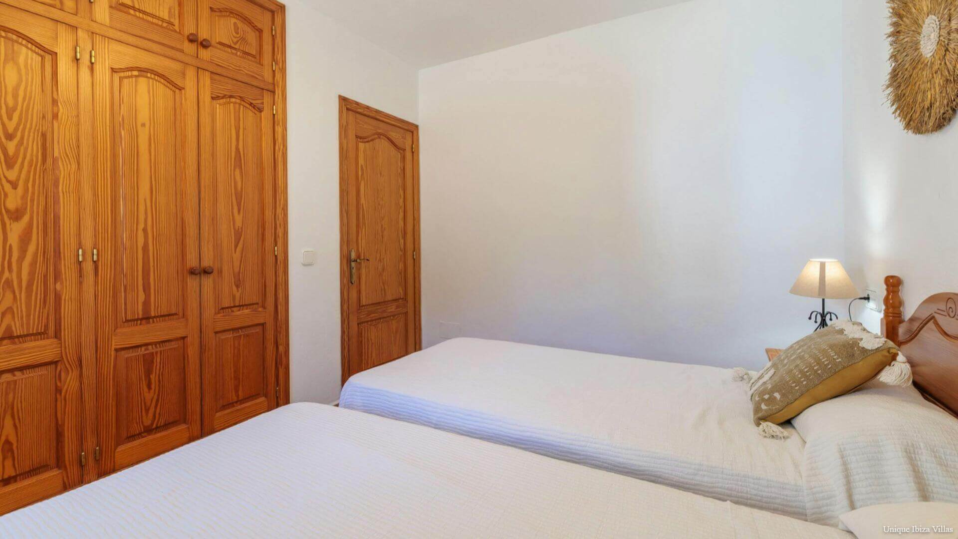 VILLA SA TARONGERADA - 3 Bedrooms - Cala Llonga (Walk To Beach)