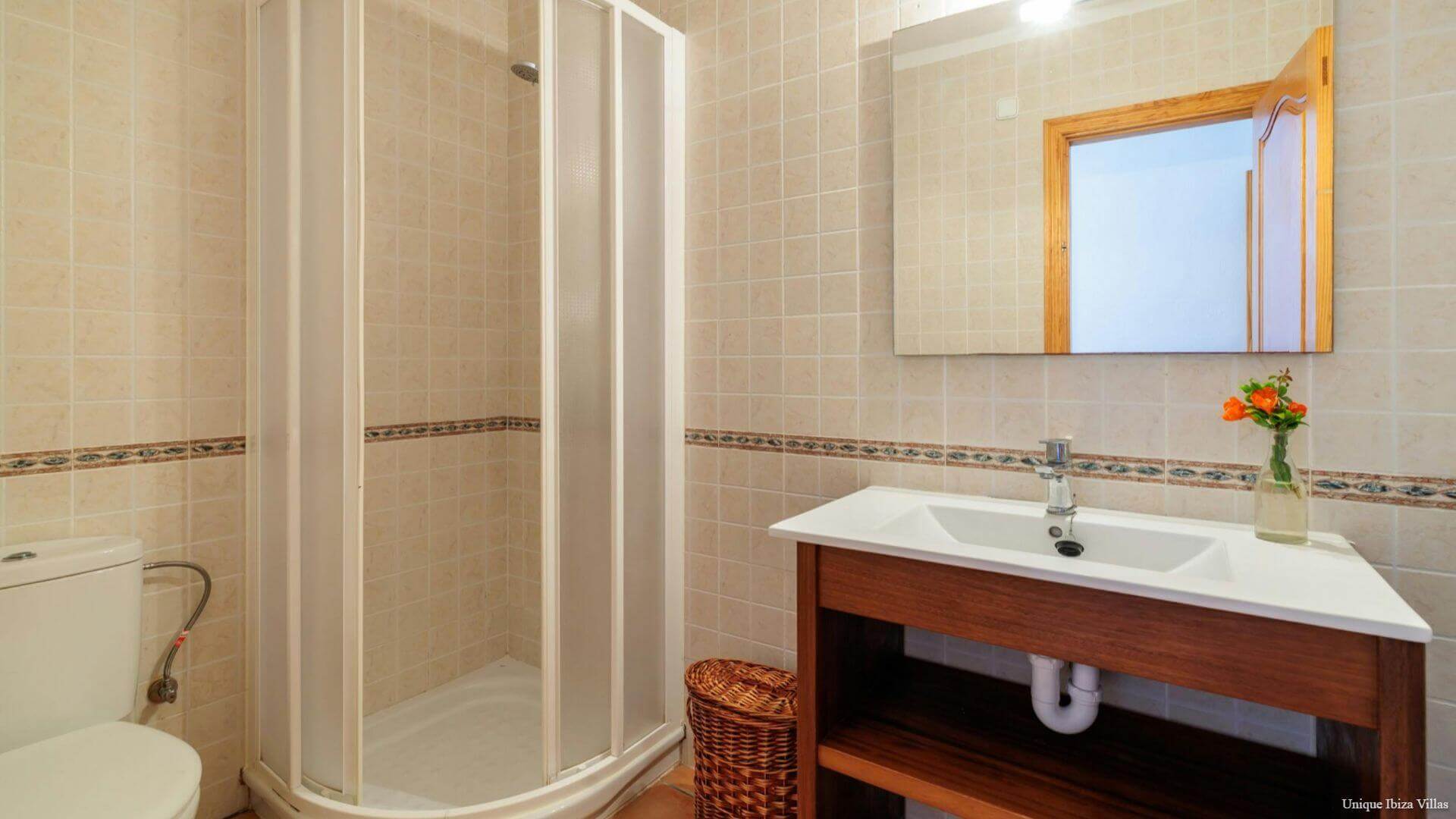 VILLA SA TARONGERADA - 3 Bedrooms - Cala Llonga (Walk To Beach)