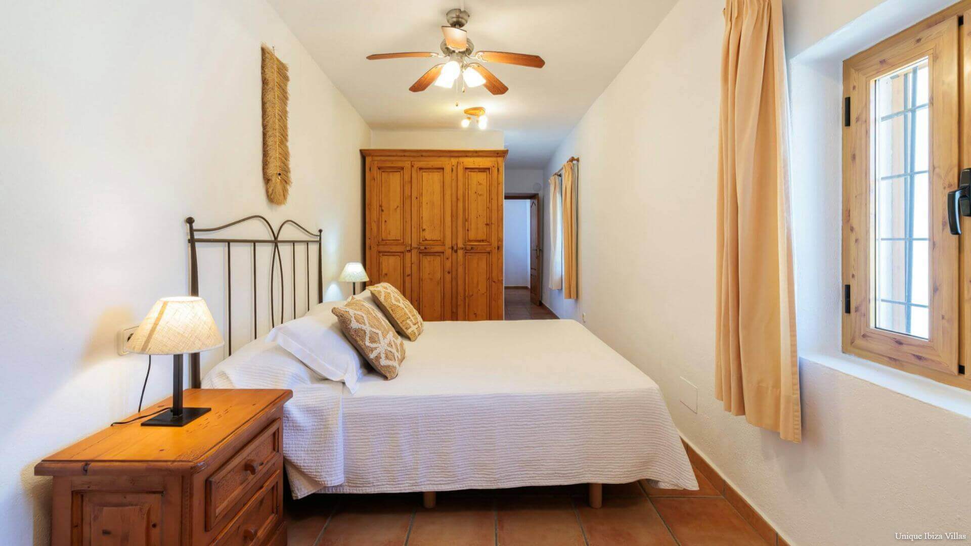 VILLA SA TARONGERADA - 3 Bedrooms - Cala Llonga (Walk To Beach)