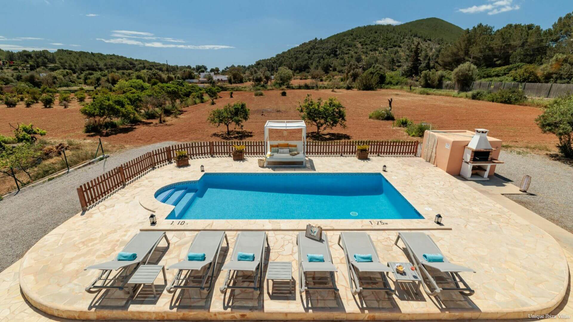VILLA SA TARONGERADA - 3 Bedrooms - Cala Llonga (Walk To Beach)