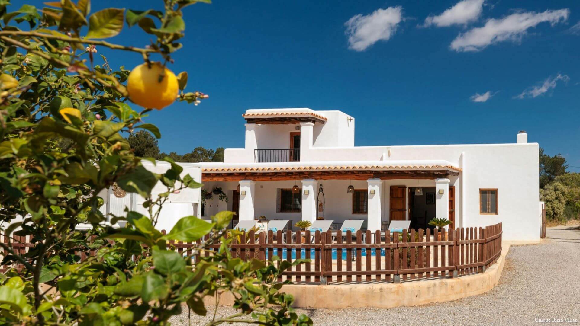 VILLA SA TARONGERADA - 3 Bedrooms - Cala Llonga (Walk To Beach)