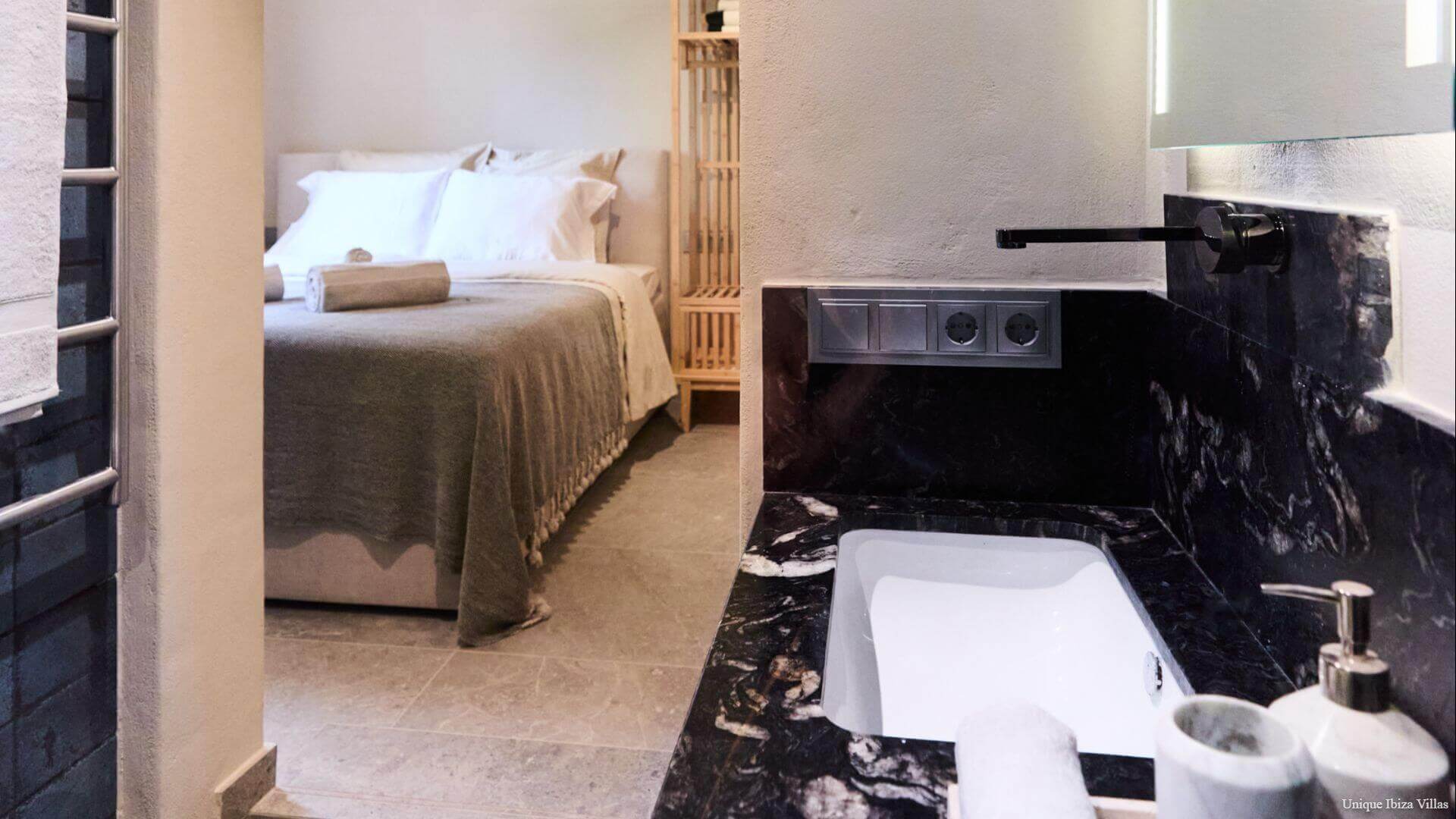 VILLA LILY - 3 Bedrooms - Santa Eulalia/Cala Llonga