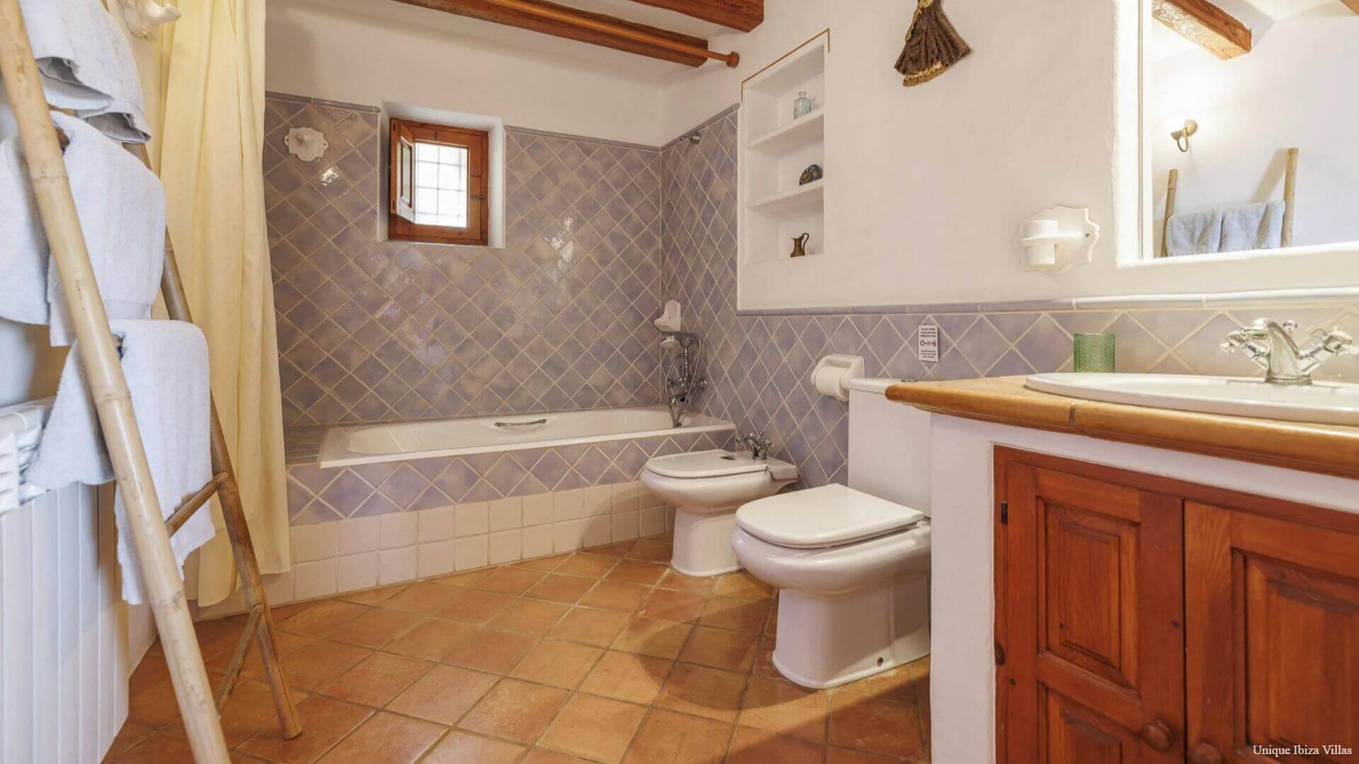 ES REPOS VELL - 4 Bedrooms - San Carlos/Sant Carles