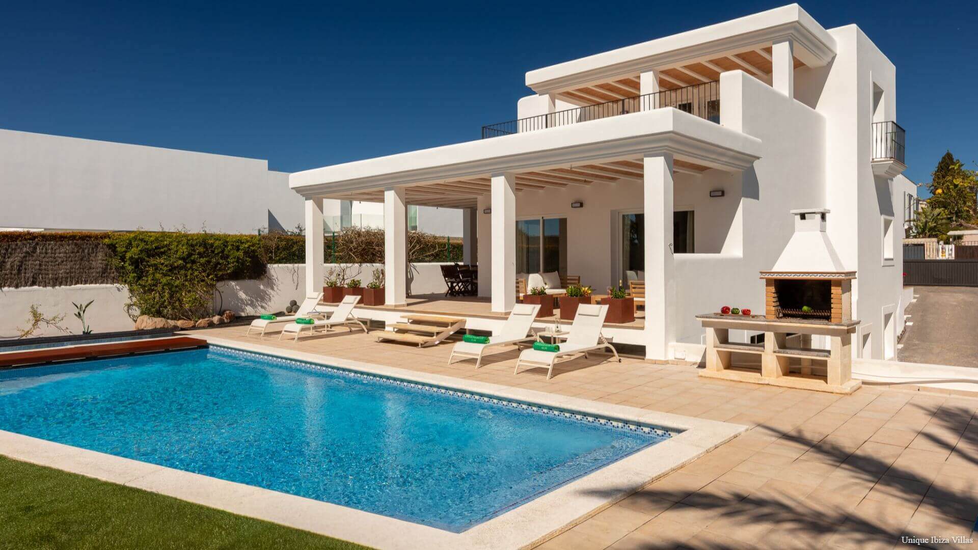 VILLA LINA - 4 Bedrooms - Santa Gertrudis (Walk To Village)