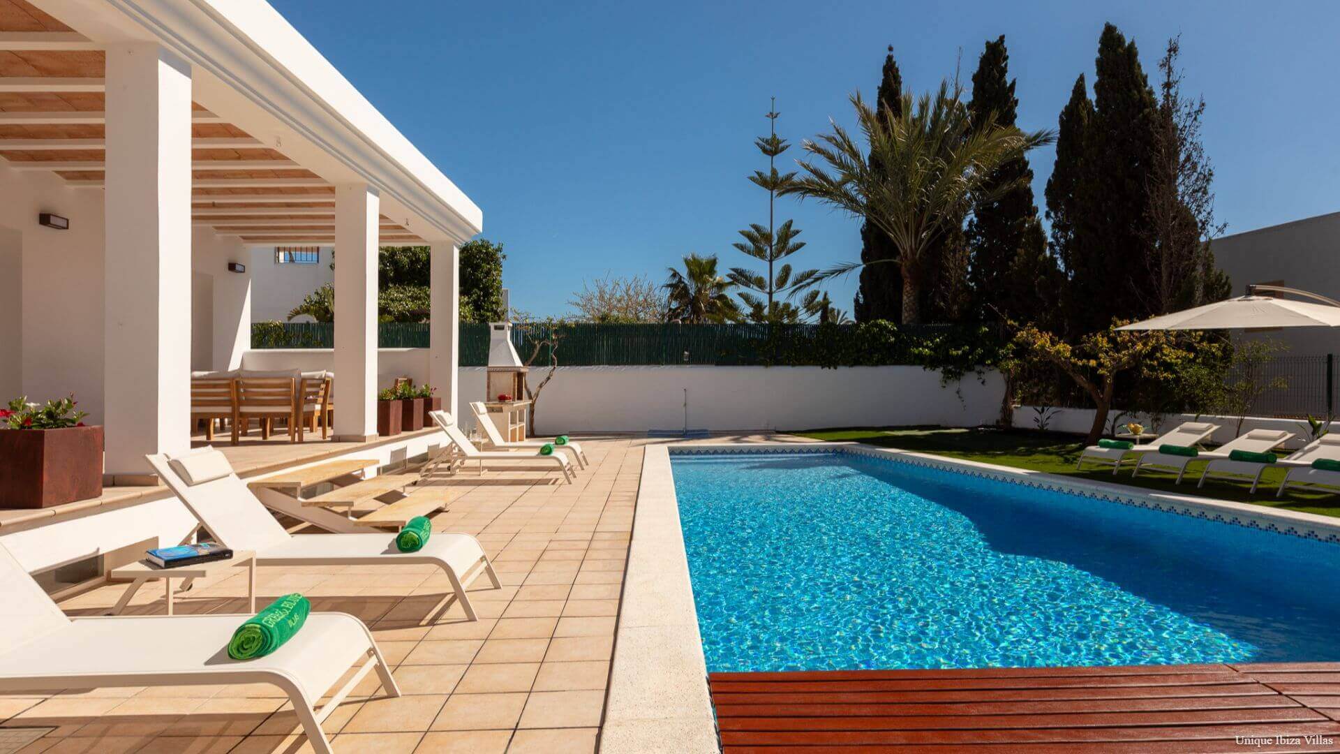 VILLA LINA - 4 Bedrooms - Santa Gertrudis (Walk To Village)