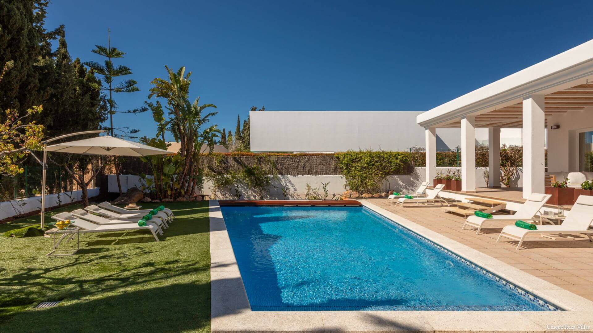 VILLA LINA - 4 Bedrooms - Santa Gertrudis (Walk To Village)
