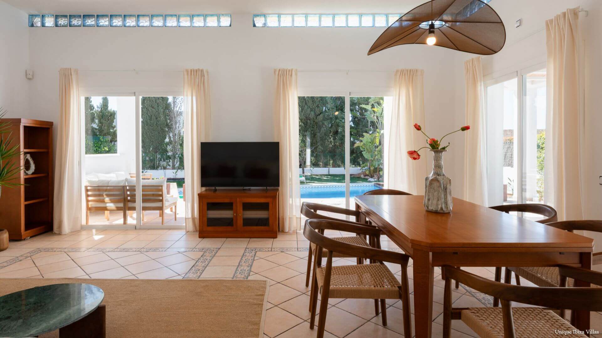 VILLA LINA - 4 Bedrooms - Santa Gertrudis (Walk To Village)
