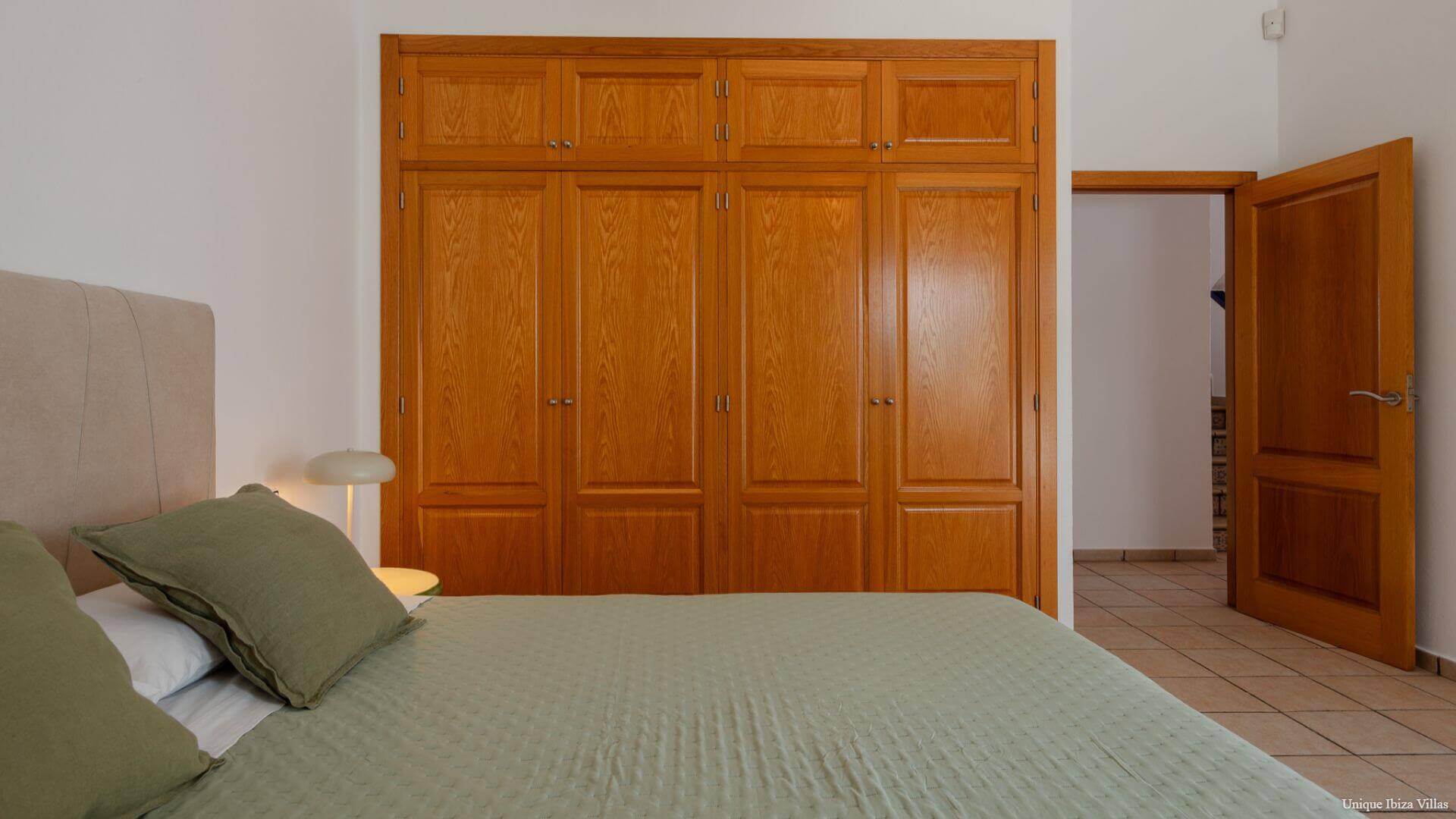 VILLA LINA - 4 Bedrooms - Santa Gertrudis (Walk To Village)
