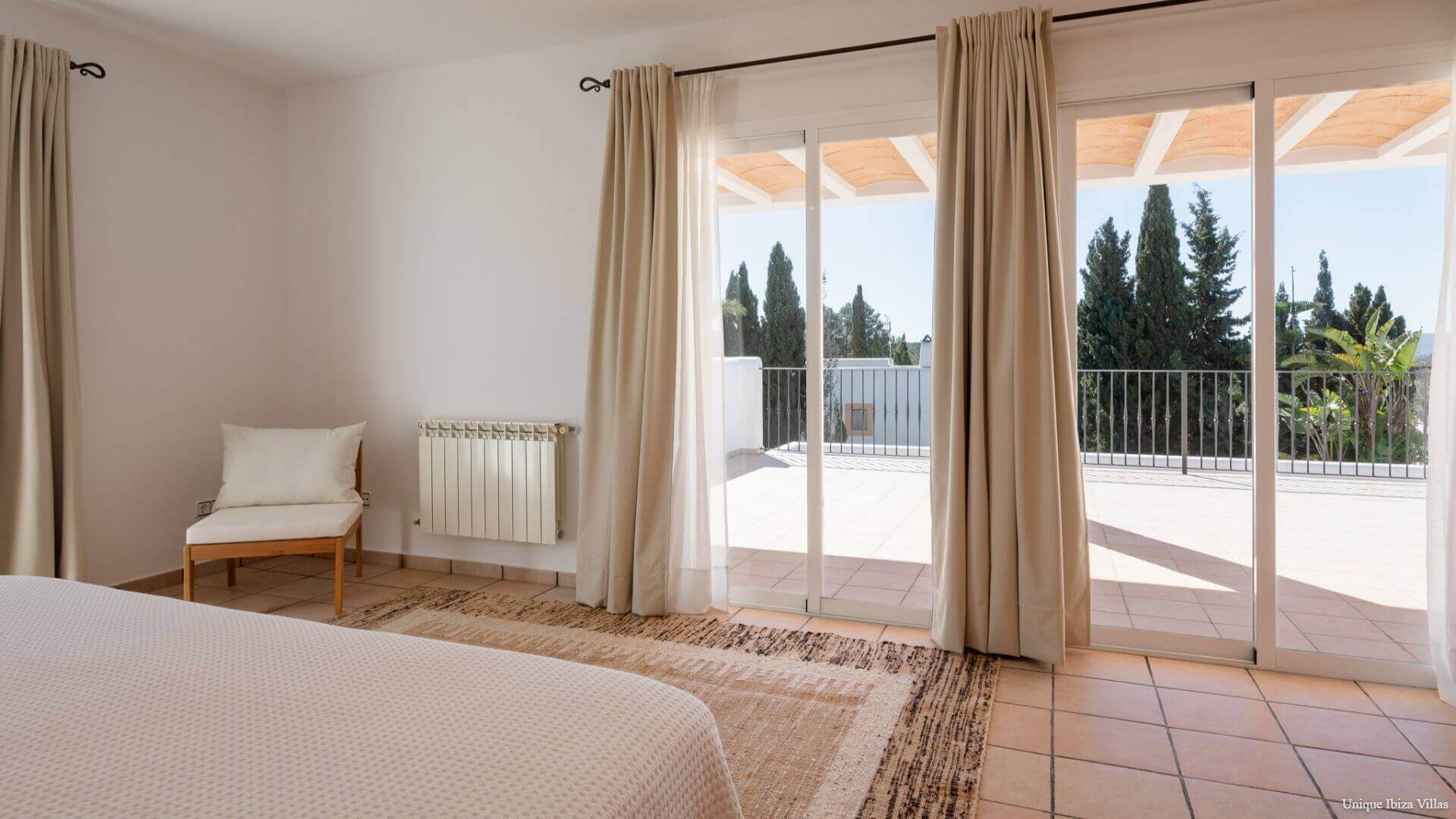 VILLA LINA - 4 Bedrooms - Santa Gertrudis (Walk To Village)