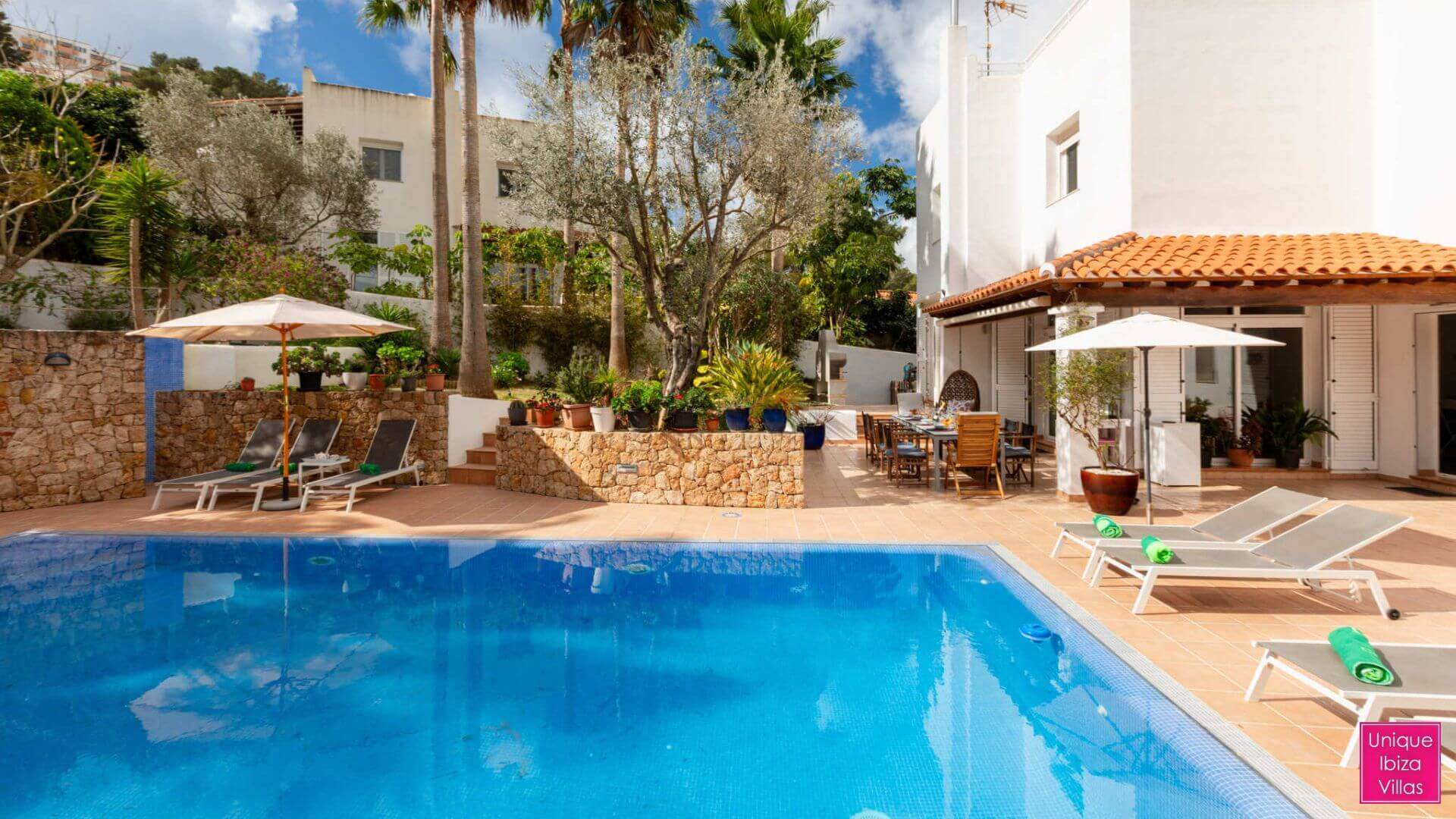 VILLA BLANCA - 4 Bedrooms - Santa Eulalia (Walk To Beach)