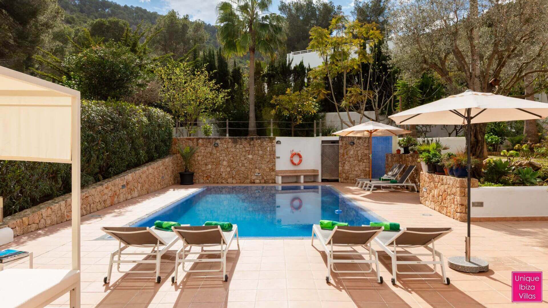 VILLA BLANCA - 4 Bedrooms - Santa Eulalia (Walk To Beach)