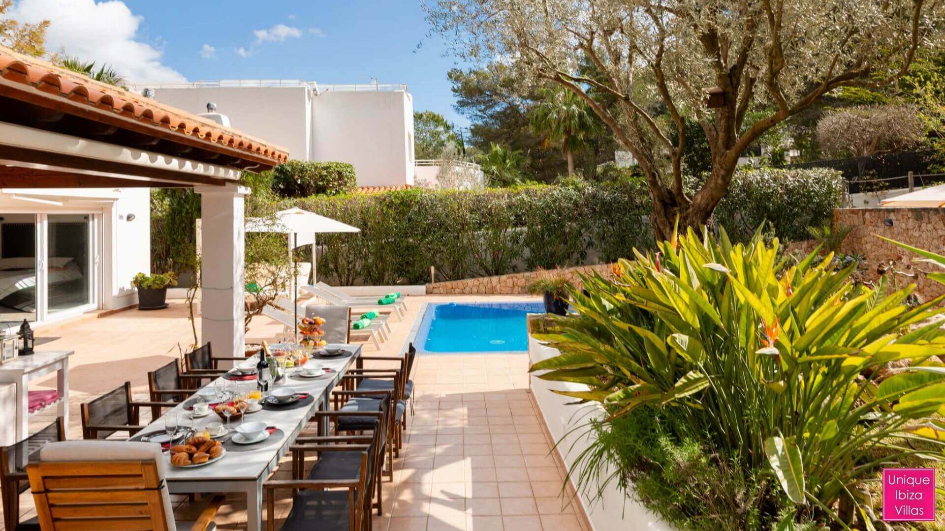 VILLA BLANCA - 4 Bedrooms - Santa Eulalia (Walk To Beach)