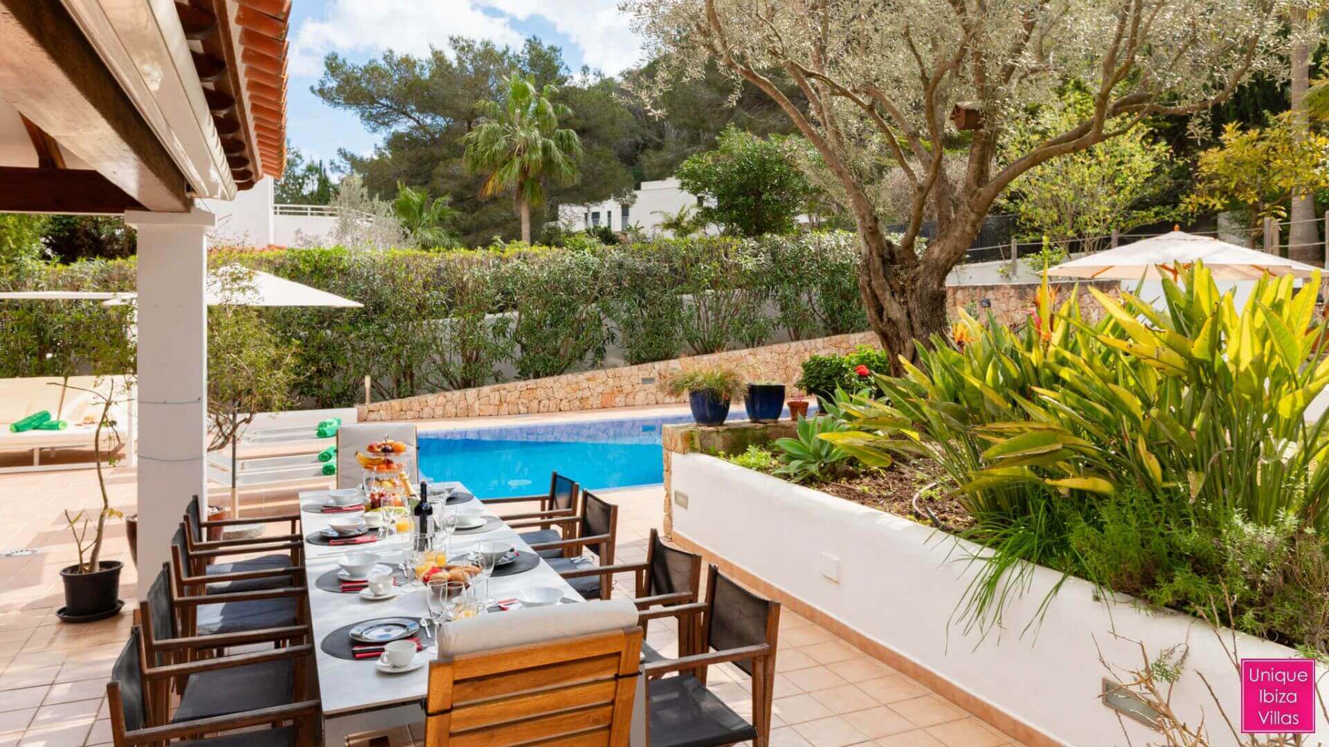 VILLA BLANCA - 4 Bedrooms - Santa Eulalia (Walk To Beach)